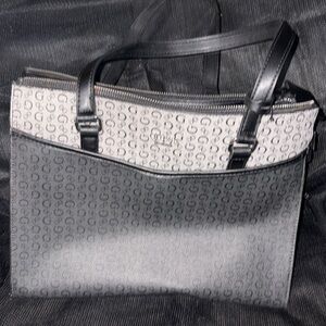 !! Guess New Purse !!
